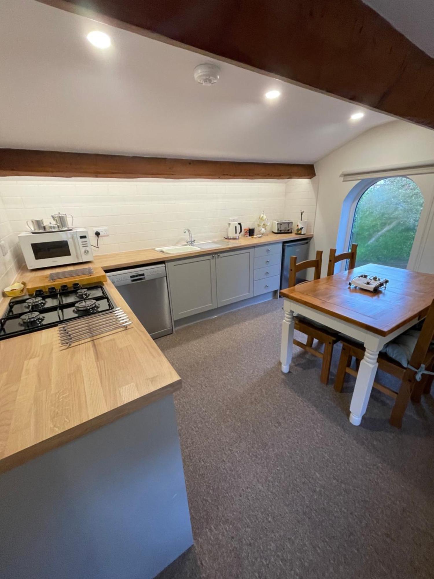 Pear Tree House 2 Bed Apartment Hartford  エクステリア 写真