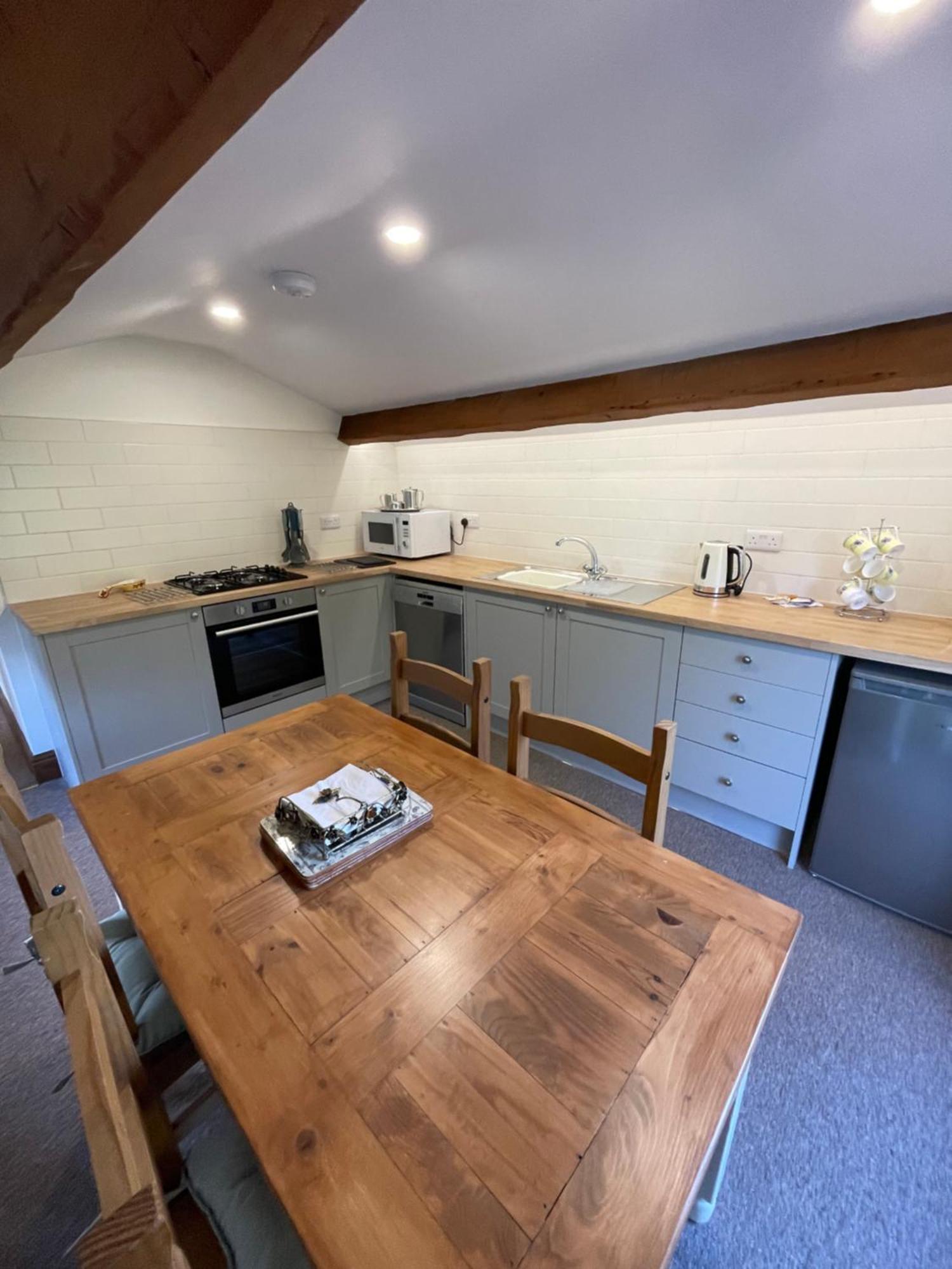 Pear Tree House 2 Bed Apartment Hartford  エクステリア 写真